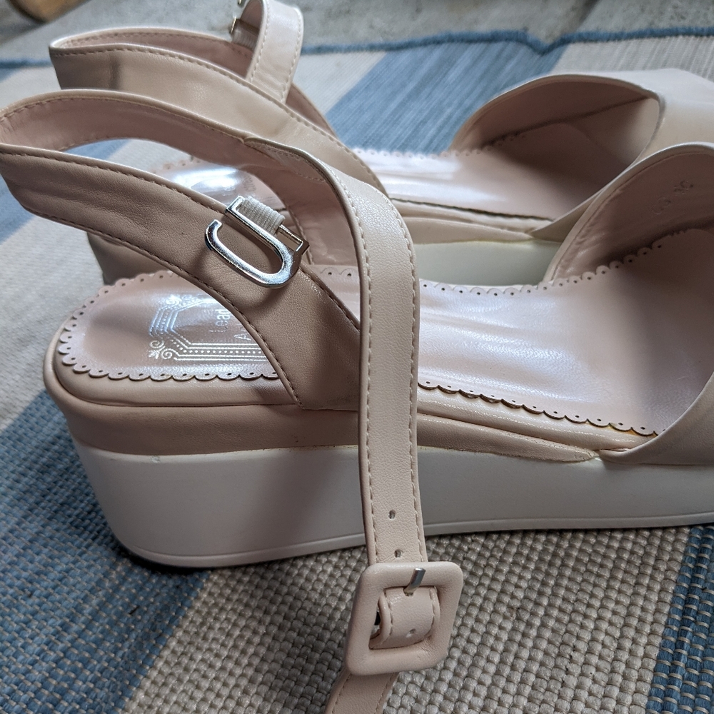 Platform Sandals - Picture 4 of 7